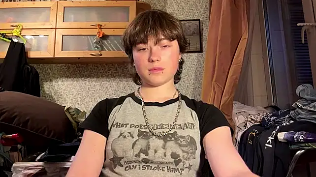 Nellyts - show boobs