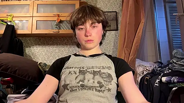 Nellyts - show boobs