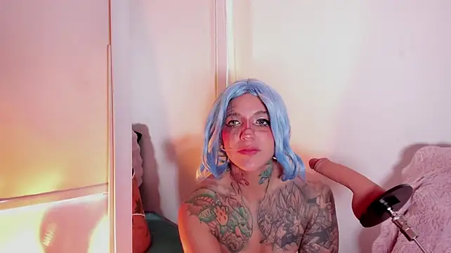 KuraiBi - Tits out and pich nipples