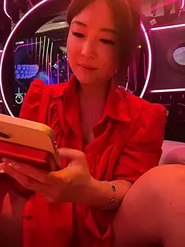 Lola666999 - 完成任务坐异性大腿