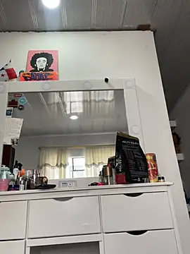 Marianahb-e - Flash pussy open