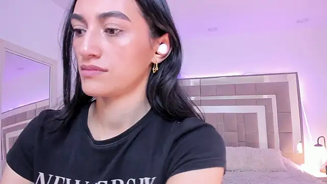 Gabee_7 - Bounce and massage my Boobs 🤤