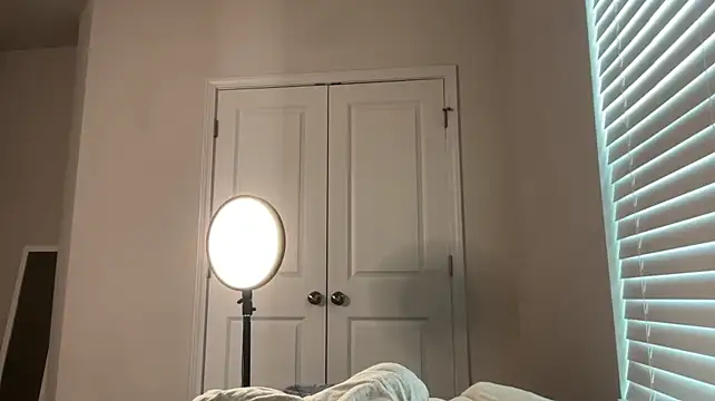 Zoeycaldwellxo - ass worship