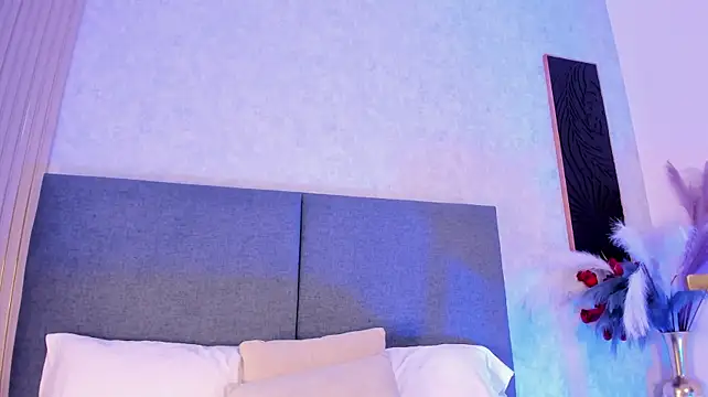 Roxxyfiore - silver paint on breasts