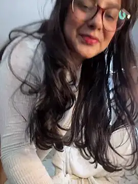 XSelena - fingering pussy...