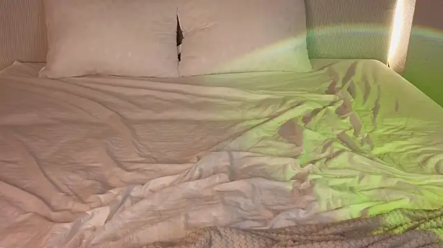 Regina_Amour - spank this ass 5 times 👋🍑