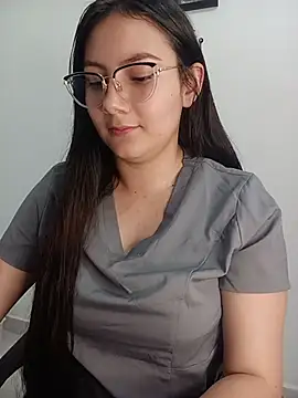 Mia_nala - completely naked, masturbating in secret
