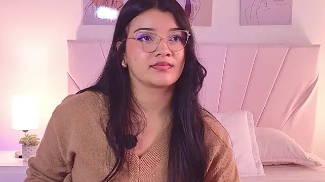 EmmaBlossom - handjob looking at you
