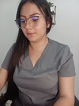 Mia_nala - completely naked, masturbating in secret