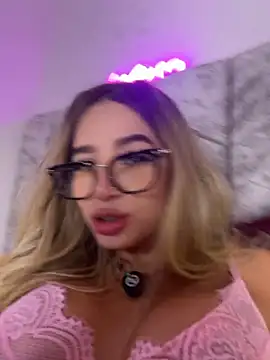 Lola-Blondie - control domi + dick in pussy