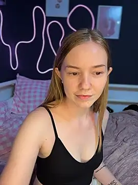 MilaMoone - All naked dance driving me crazy😈