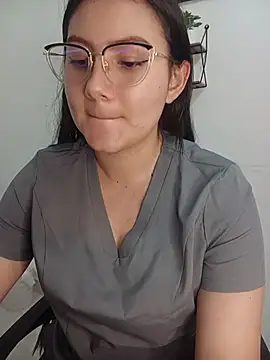 Mia_nala - completely naked, masturbating in secret