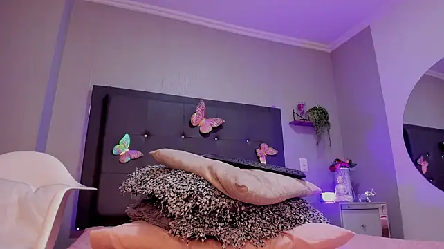 Emma_lye - 🍑🔥clap ass + red ass🍑🔥🤭