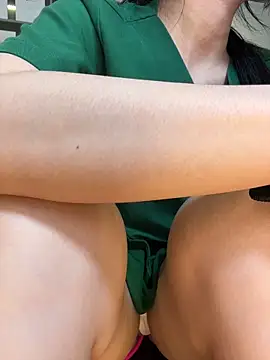 Secretly_masturbating - Masturbating with the female night-shift