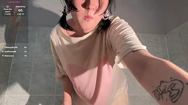 JosephineBulmer - Fly kiss