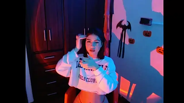 Tiffany_Bu - Out 5 minutes blouse