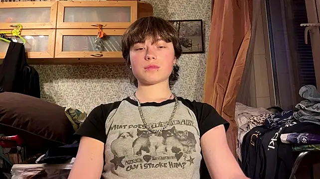 Nellyts - show boobs