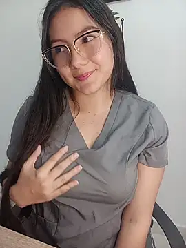 Mia_nala - completely naked, masturbating in secret