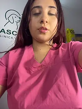 Nahomy_benet - A Big Squirt at the Vet's Office