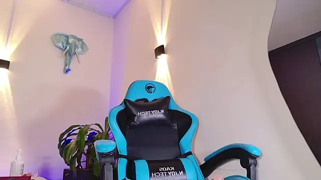 Meetmehere - A BIG DILDO IN MY PUSSY🌺🍆