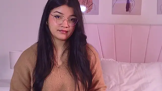 EmmaBlossom - handjob looking at you