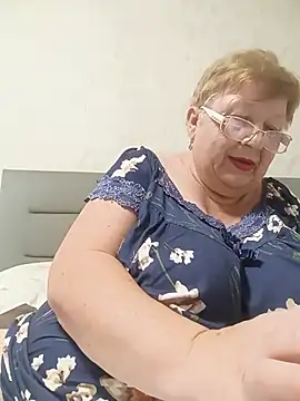 Lena_Gaby - Show tits and pussy
