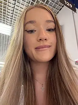 Milaa_sun - spread and fingering pussy TAXI 🚕