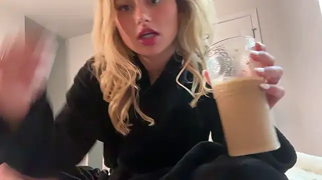 Zoeycaldwellxo - ass worship