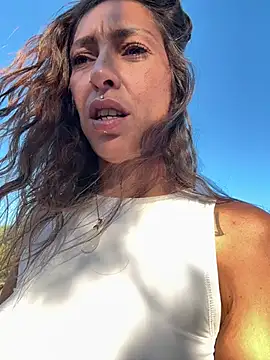 Lalla-Amani - FAIS MOUILLÉE MA CHATTE🍓💦WET PUSSY+VLT