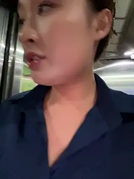 Xingchen-002 - 戶外露天、坐脸視角嘲喷⋯⋯