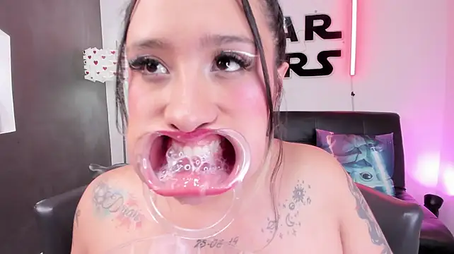 Miss_danika - cover mi face in full spit