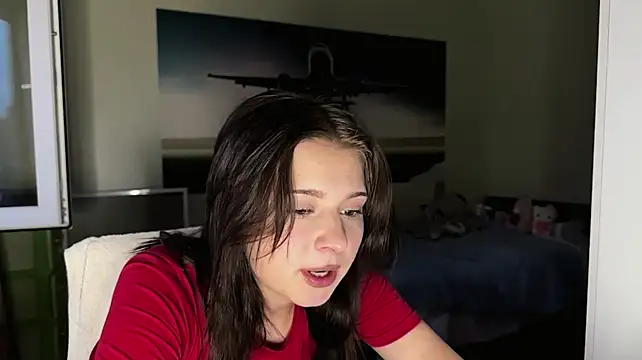 KatelinSpiegle - change clothes in front of the camera