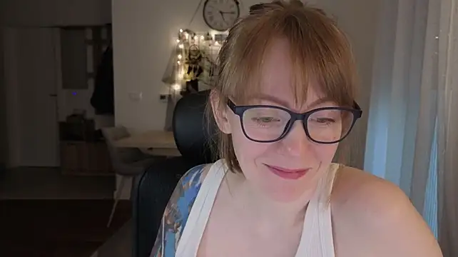Aurora_Velvett_