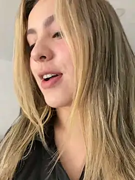 Cloee_Rainbow1 - Twerk one song Cloee for us 🔥 panty off