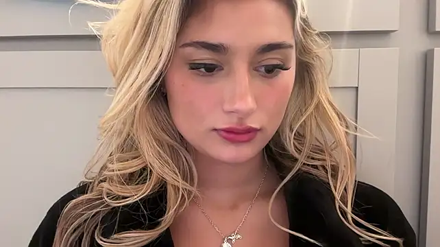 Zoeycaldwellxo - ass worship