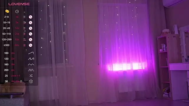 Bananalizzy - Touch ass close up ♡