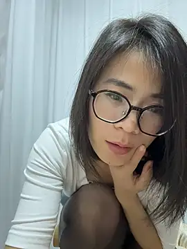Little-strawberry - 全裸5分钟➕肉棒磨bb
