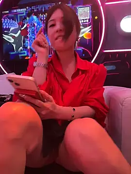Lola666999 - 完成任务坐异性大腿