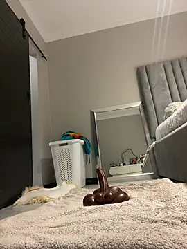 CurvyDesire1