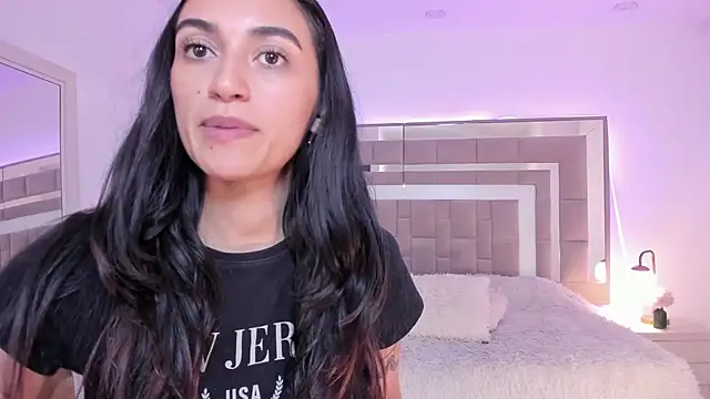 Gabee_7 - Milk coming out of my tits 💦