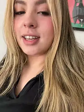 Cloee_Rainbow1 - Twerk one song Cloee for us 🔥 panty off