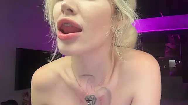 Golden_Aline - take off my shorts^^
