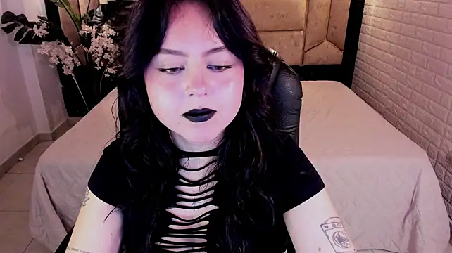 Crimson_tati_ - ❤️Worship Mommy's Butthole🖤
