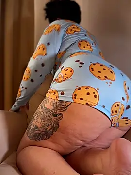 CurlyMilf_Vannexxxa - Domi in ass + 4 min or 10 in pussy