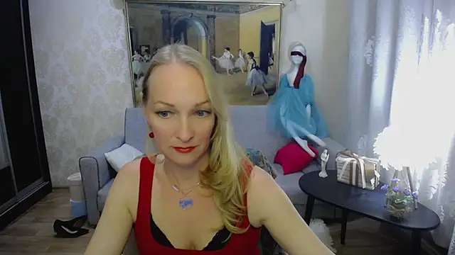 Alana_Solara - take off the skirt for 15 minutes