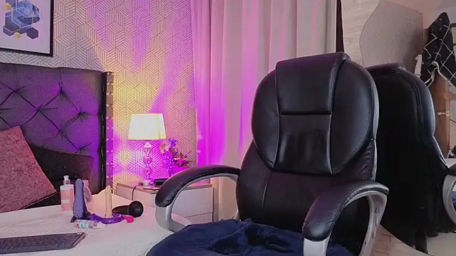 Victoria__ford - dance naked oil