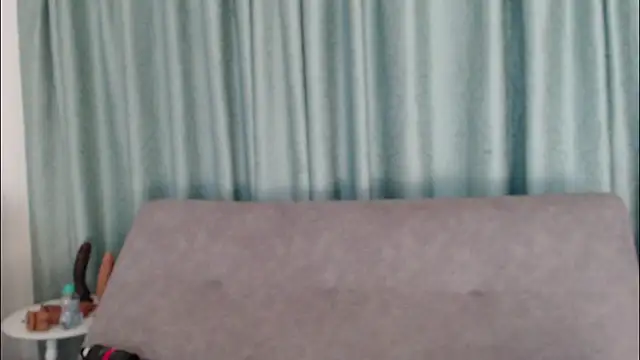 YuliethPetite - naked
