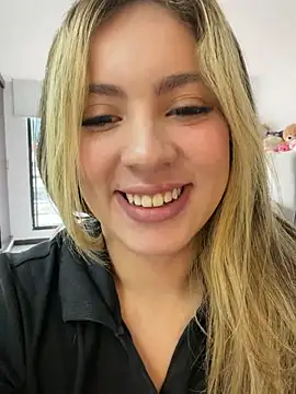 Cloee_Rainbow1 - Boobsjob with oil 💦🍒🍆🍒💦🥵