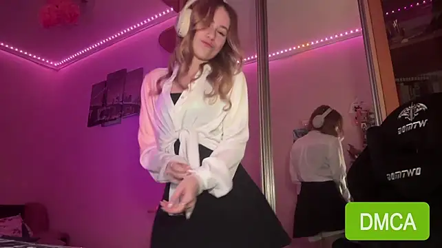 Aurorain - Let me perform a belly dance for U