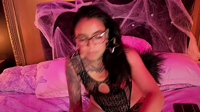 Gahia_Thompson - oil on boobs😈💕